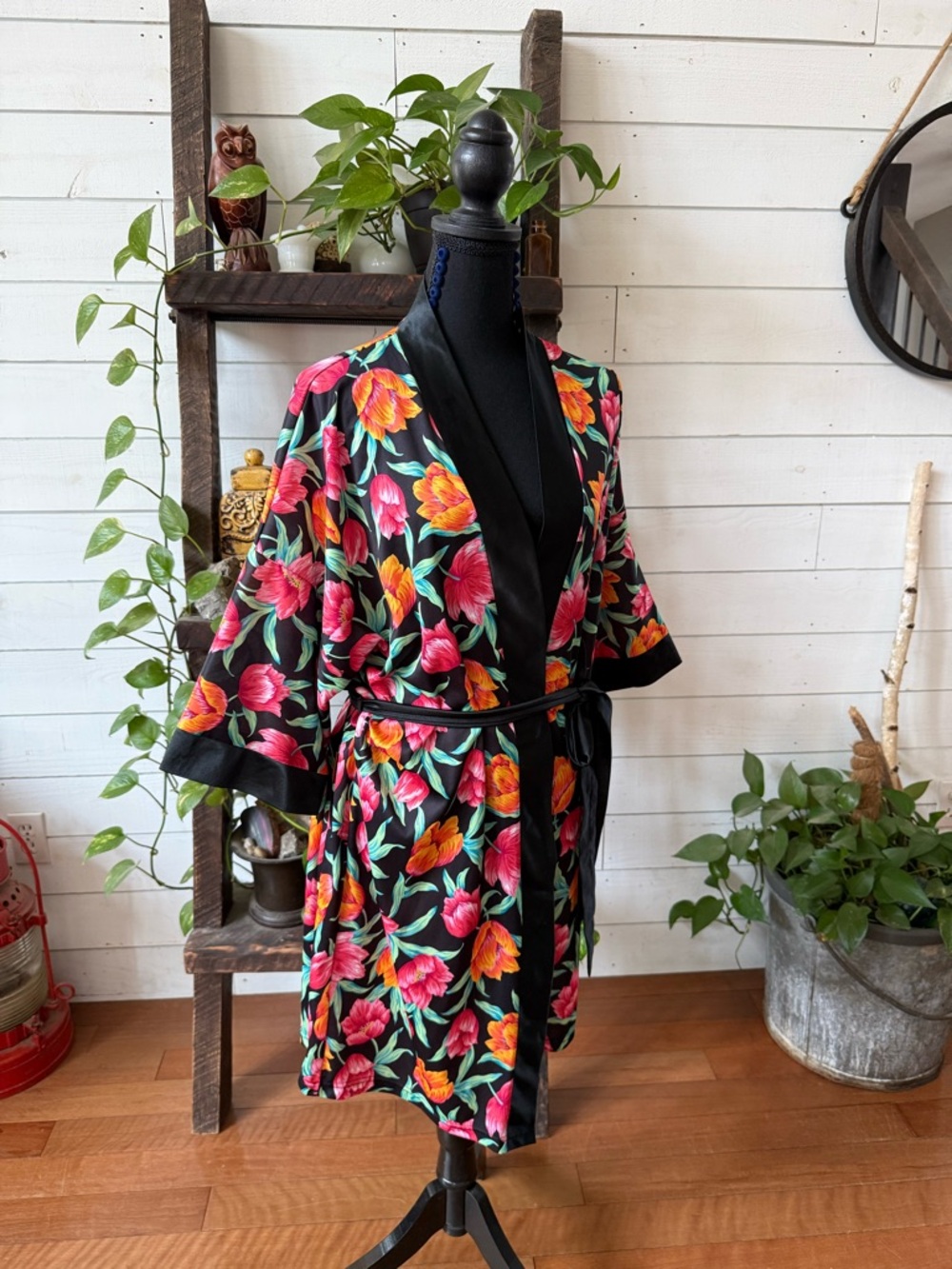 Black Floral Satin Kimono Bathrobe with Pink & Orange Tulip Blooms - Picture 8 of 17